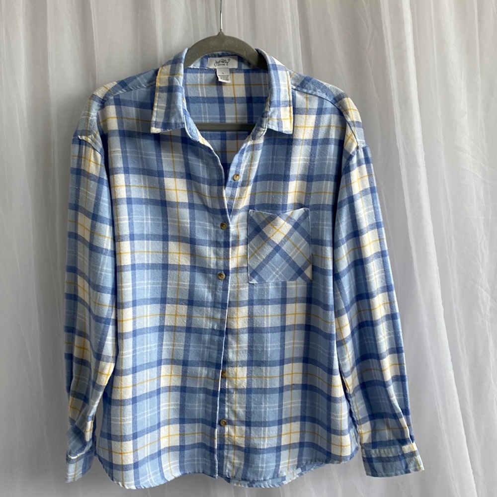 Long sleeve oversized flannel. Hades of blue with yellow stripe plaid